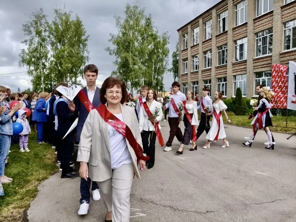 🔔Сегодня в нашей школе было особенно трогательно и волнительно! На празднике, посвященном «Последне