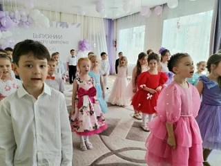 🎈🌹27 мая в детском саду «Аленький цветочек» прошел выпускной бал в подготовительной г...