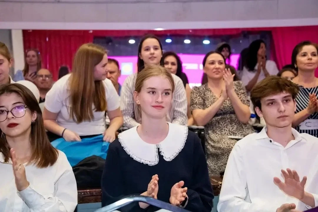 🏆 Гордость школы! Сегодня на церемонии награждения чествовали нашу Татьяну Гусеву. Она взяла призово