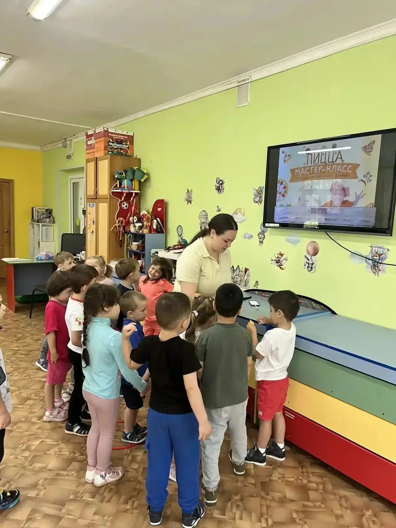 В СП «Детский сад «Звёздочка» (корпус 7) прошел мастер-класс по изготовлению пиццы. В х...