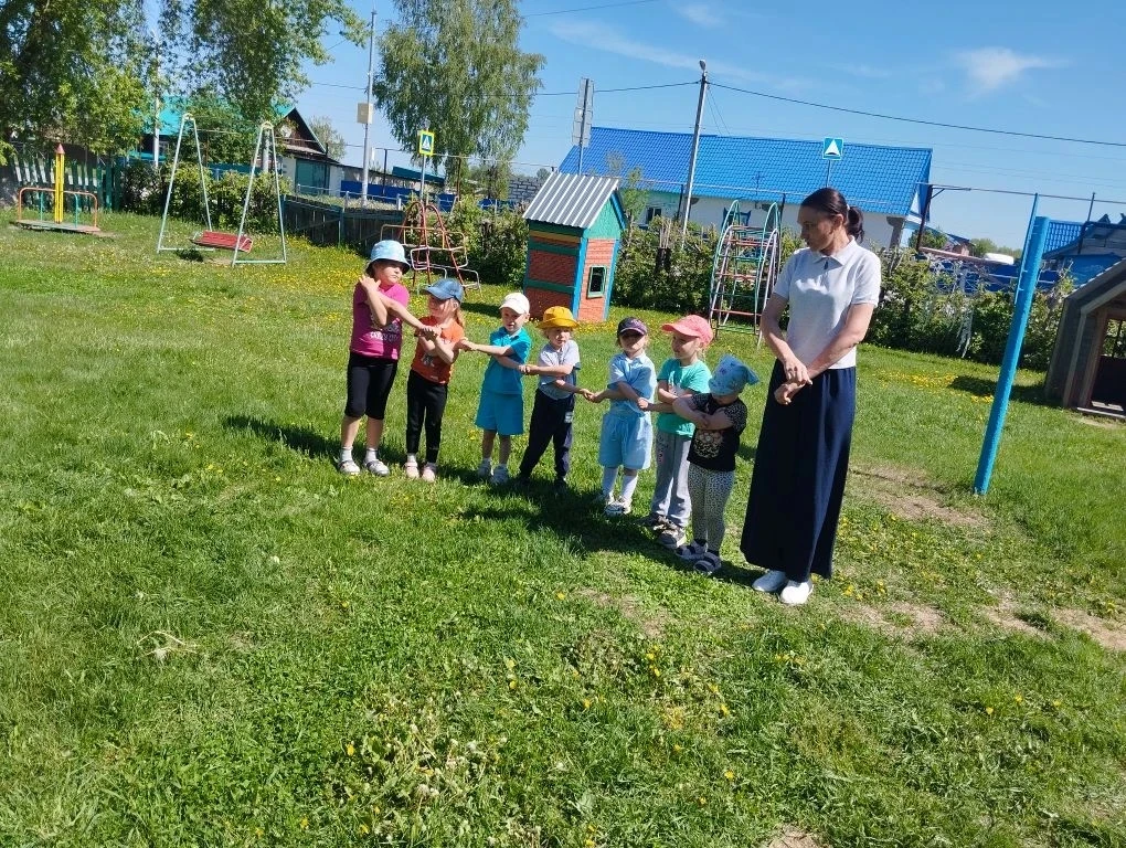 В дружбе народов единство страны

2026 год в России объявлен годом единства народов России. Ведь Рос