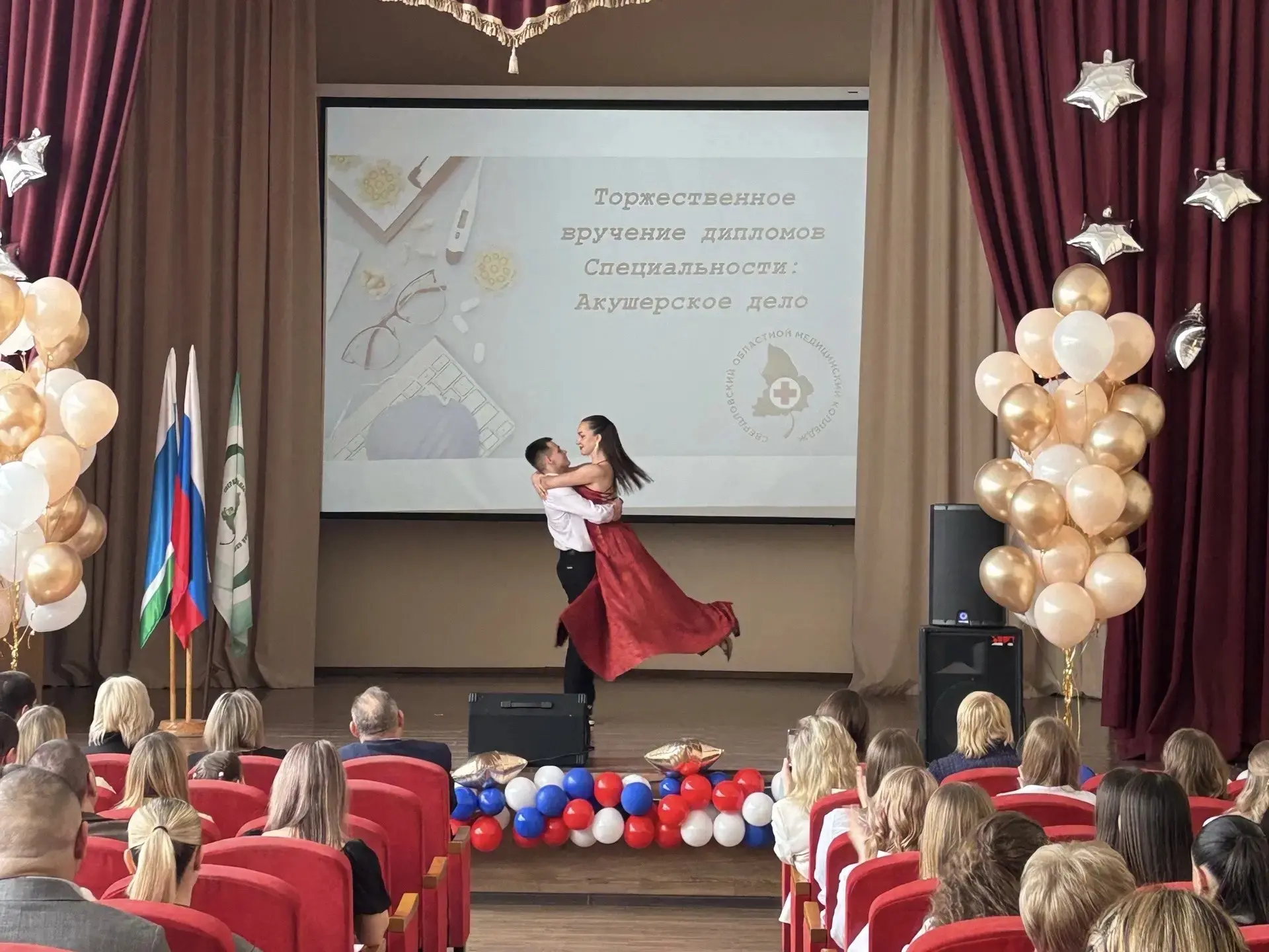 "У акушерки весь мир на руках": юная выпускница медколледжа о своей профессии 🤰   💐В Международный ж