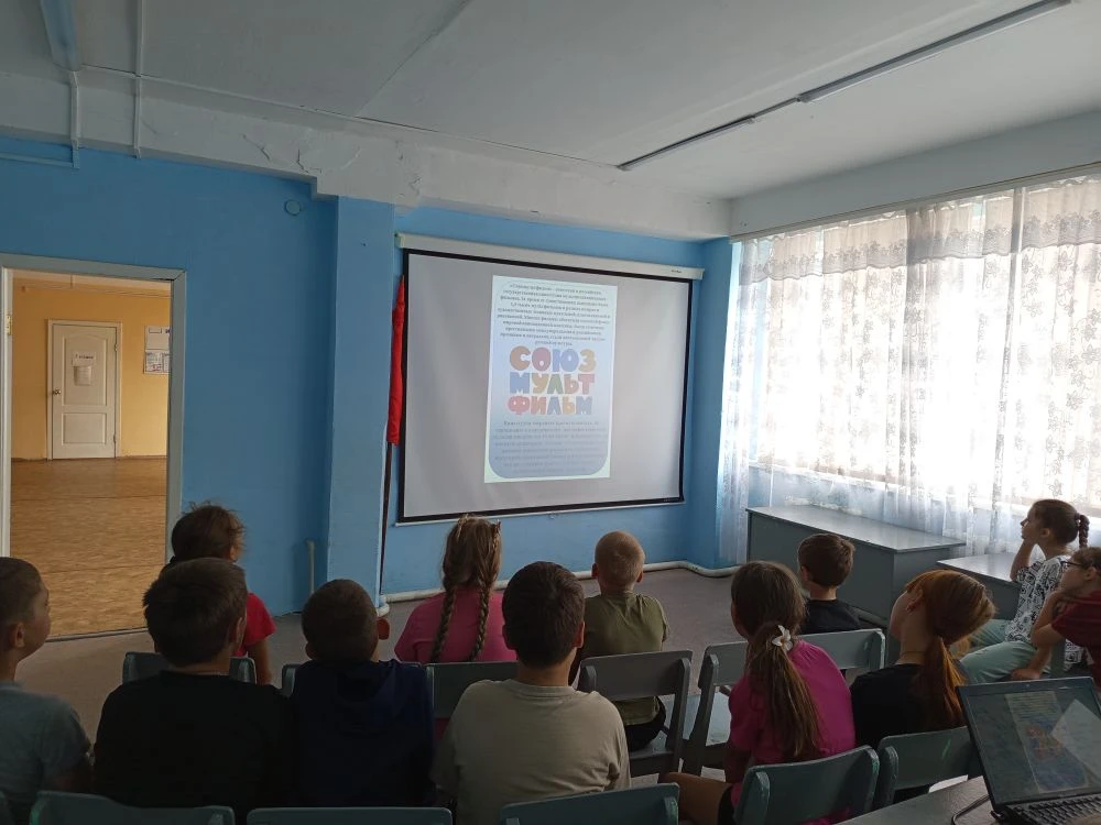 🎬 Путешествие в детство: День «Союзмультфильм» в нашем лагере!