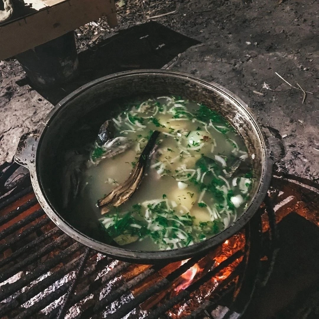 😋 Уха на костре с березой. Пробовали такую?