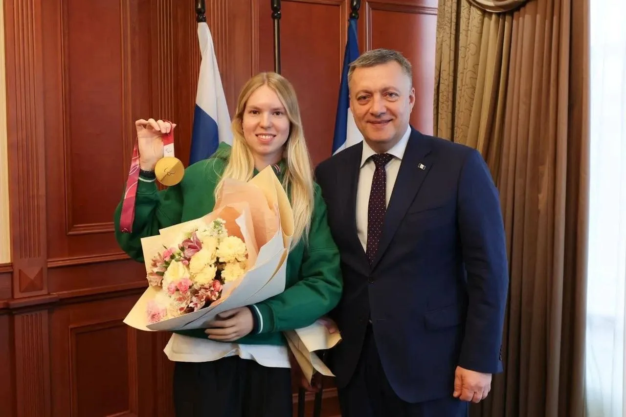 🥇Наша гордость: паралимпийская чемпионка Варвара Ворончихина вернулась в Иркутск  Горнолыжница из Ба