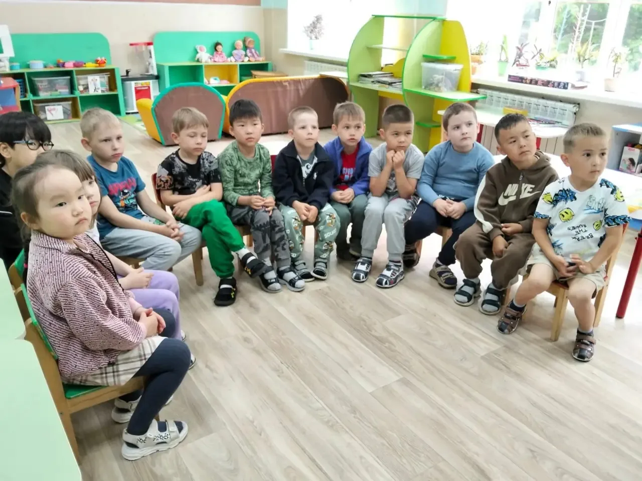 Сегодня дети группы "Солнышко" прослушали беседу : " 22 июня - День Памяти и Скорби".
Мы познакомили