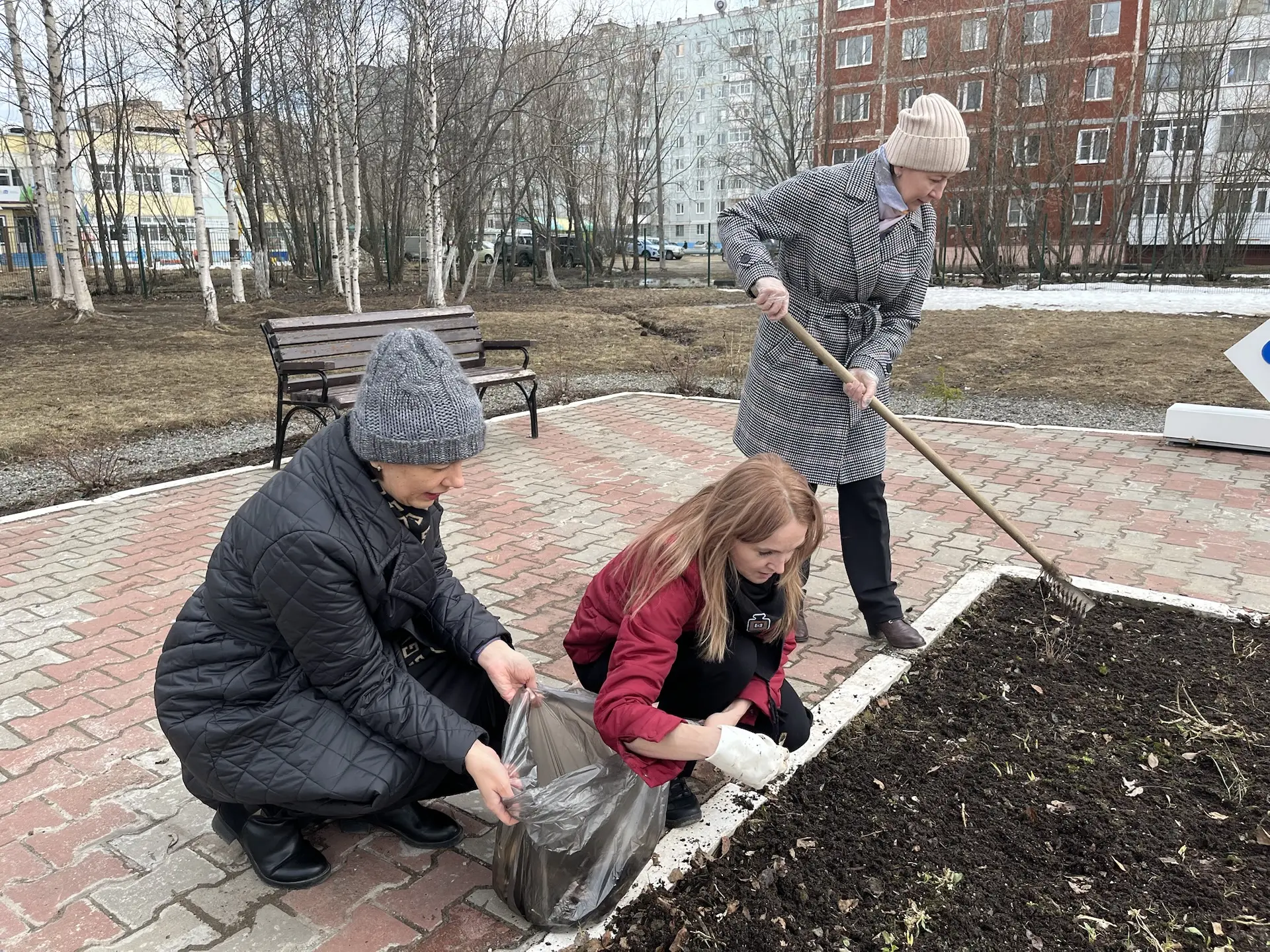 «Зелёная весна» в преддверии 9 Мая: субботник как дань памяти героям  🇷🇺В преддверии Дня Победы, кол