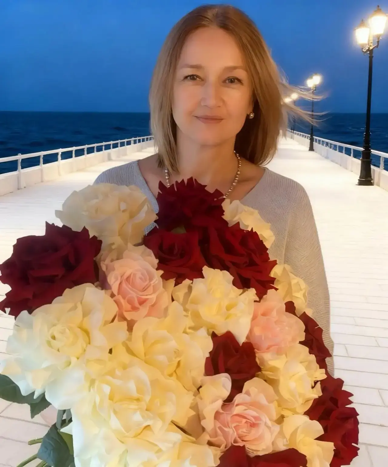 Сегодня у меня тройной праздник: День рождения, Светлая Пасха и День космонавтики! 🕊️🚀