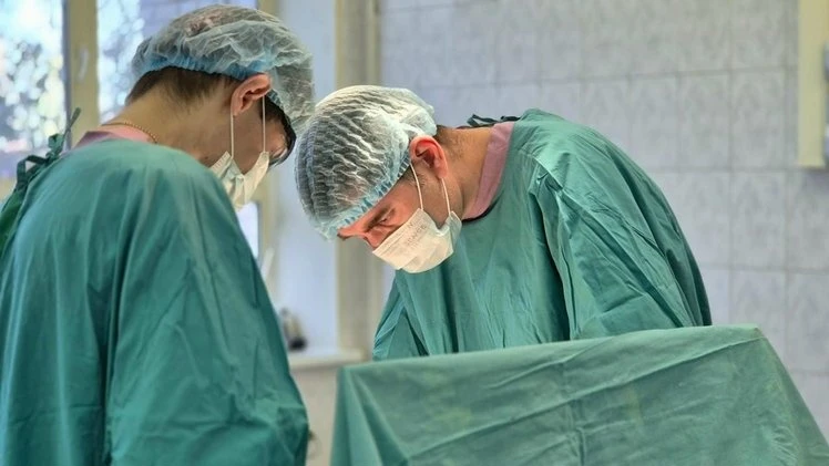 🏥 Врачи во Фрязио спасли кисть мужчине с застарелым переломом.