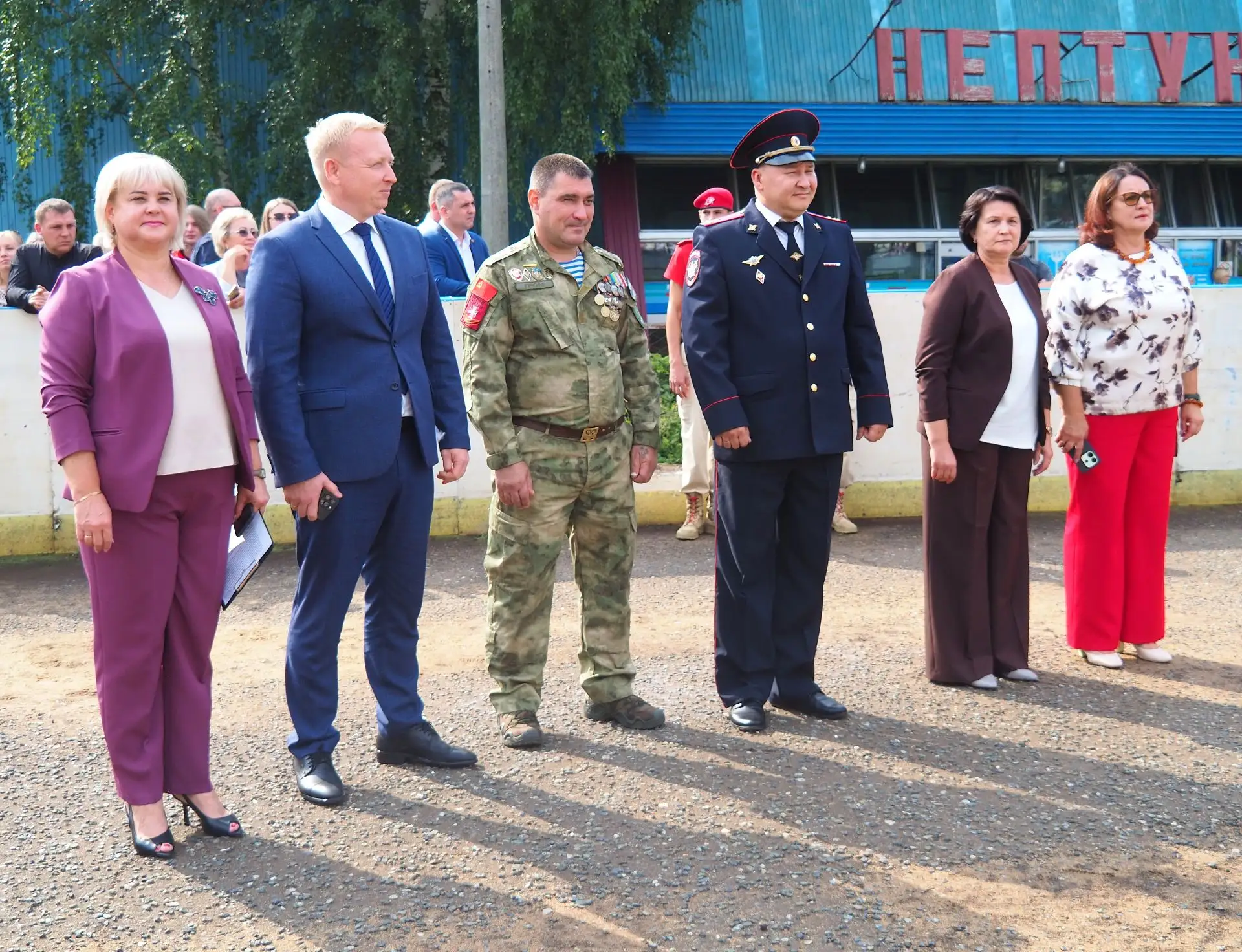 Первый звонок сегодня прозвенел во всех школах района. Для гимназии №1 имени Героя Росс...