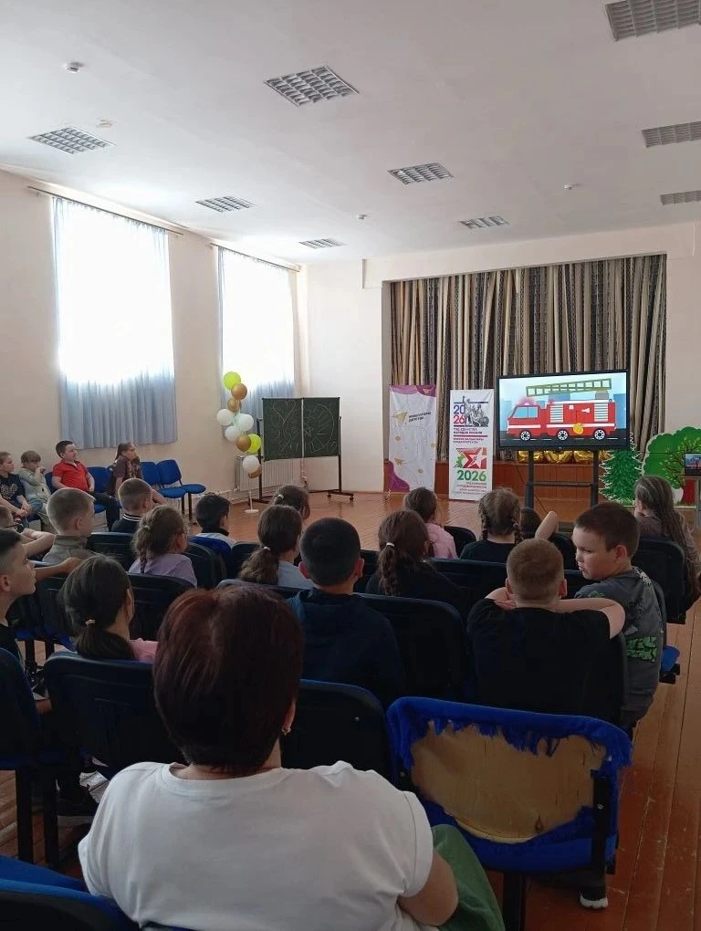 День профессий в пришкольном лагере «Ромашка»: как мы заглянули в будущее! 🚀🍀  Сегодн...