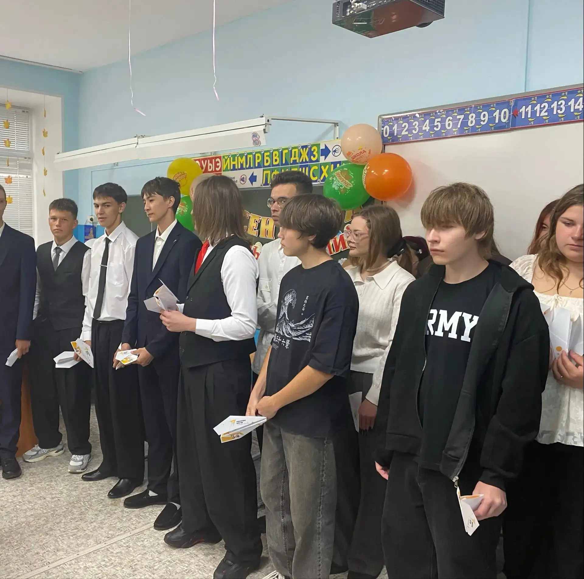 ✈️ Акция «Самолётик будущего»: 11 класс отправил первоклассников в большое путешествие!