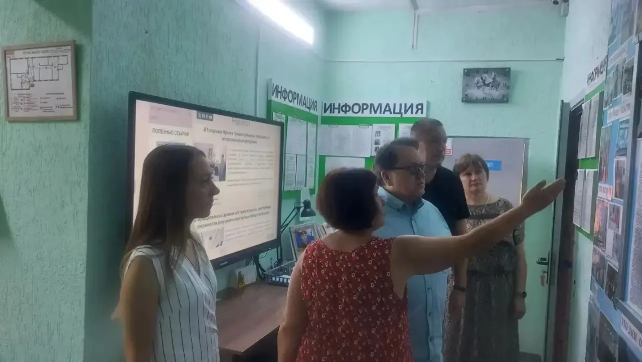 Олег Лобов: Удержать лидерство — непростая задача, но у архивистов Нижнегорского района...