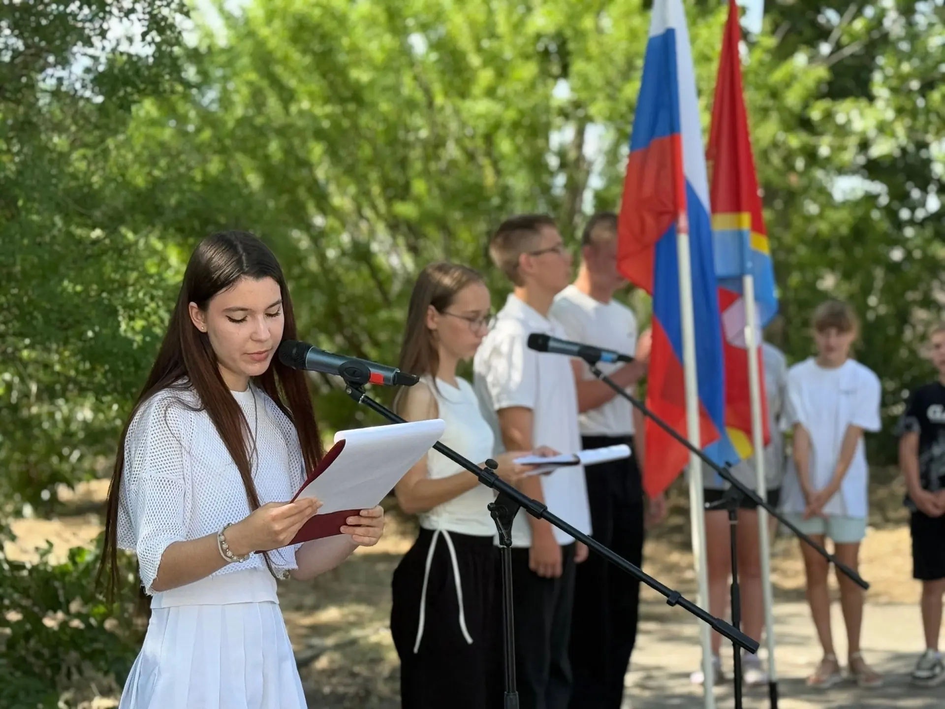 🇷🇺 11 июня в нашей школе прошла торжественная линейка, посвящённая Дню России! 🇷🇺
