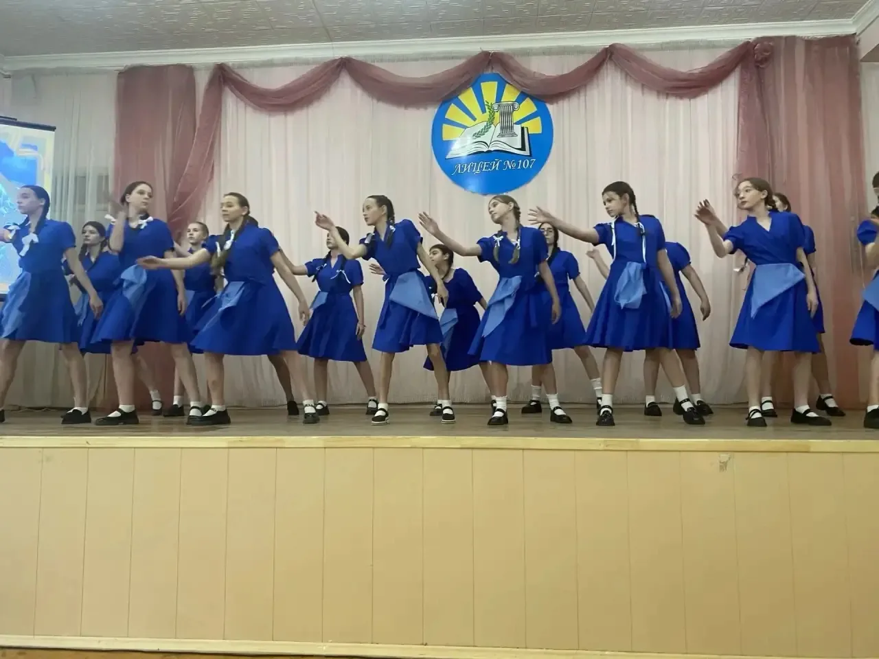 🕊️ День Победы — это не просто дата в календаре. Это память, которая передаётся из поколения в покол