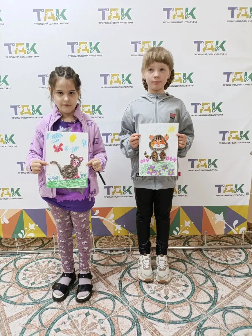 Что получится, если смешать акварель и вязание на пальцах? Уютный «Котик из ниток»! 😺🎨