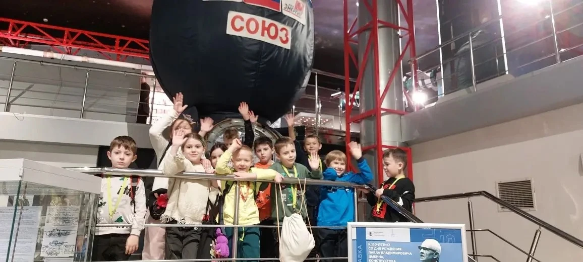 Звездное путешествие учеников 1 «В» класса! 🚀  🌌 Юные исследователи из 1 «В» класса отправились в за