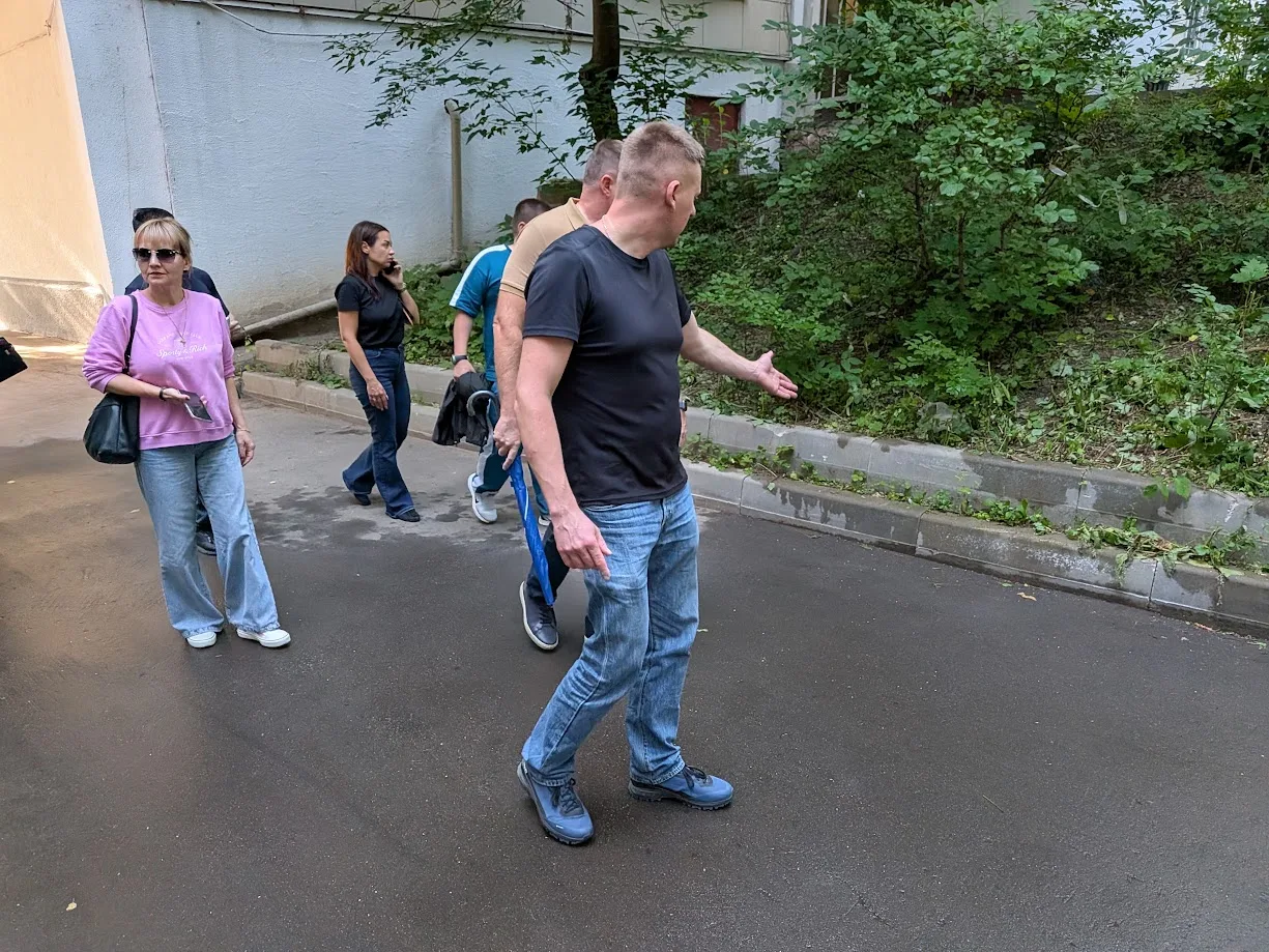 🏡 Исполняющий обязанности главы управы района Коньково Александр Шнурков провёл традиционный обход 