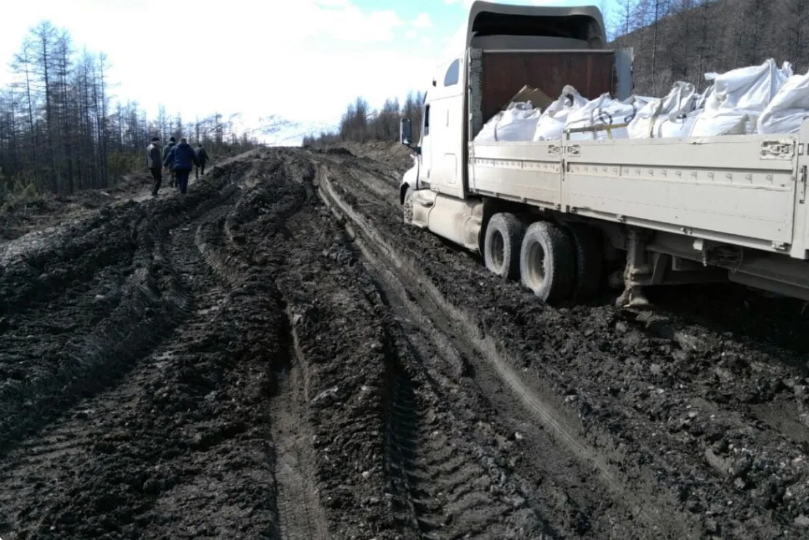 В Магаданской области начали восстанавливать трассу, где застряли грузовики

Дорожники приступили к 