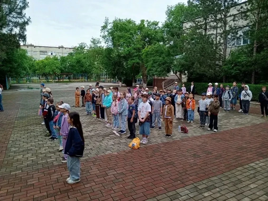 🗓️ На линейке в «Горизонте» флаг поднимали с особым чувством

Вспомнили, что ровно 171 год назад, 1