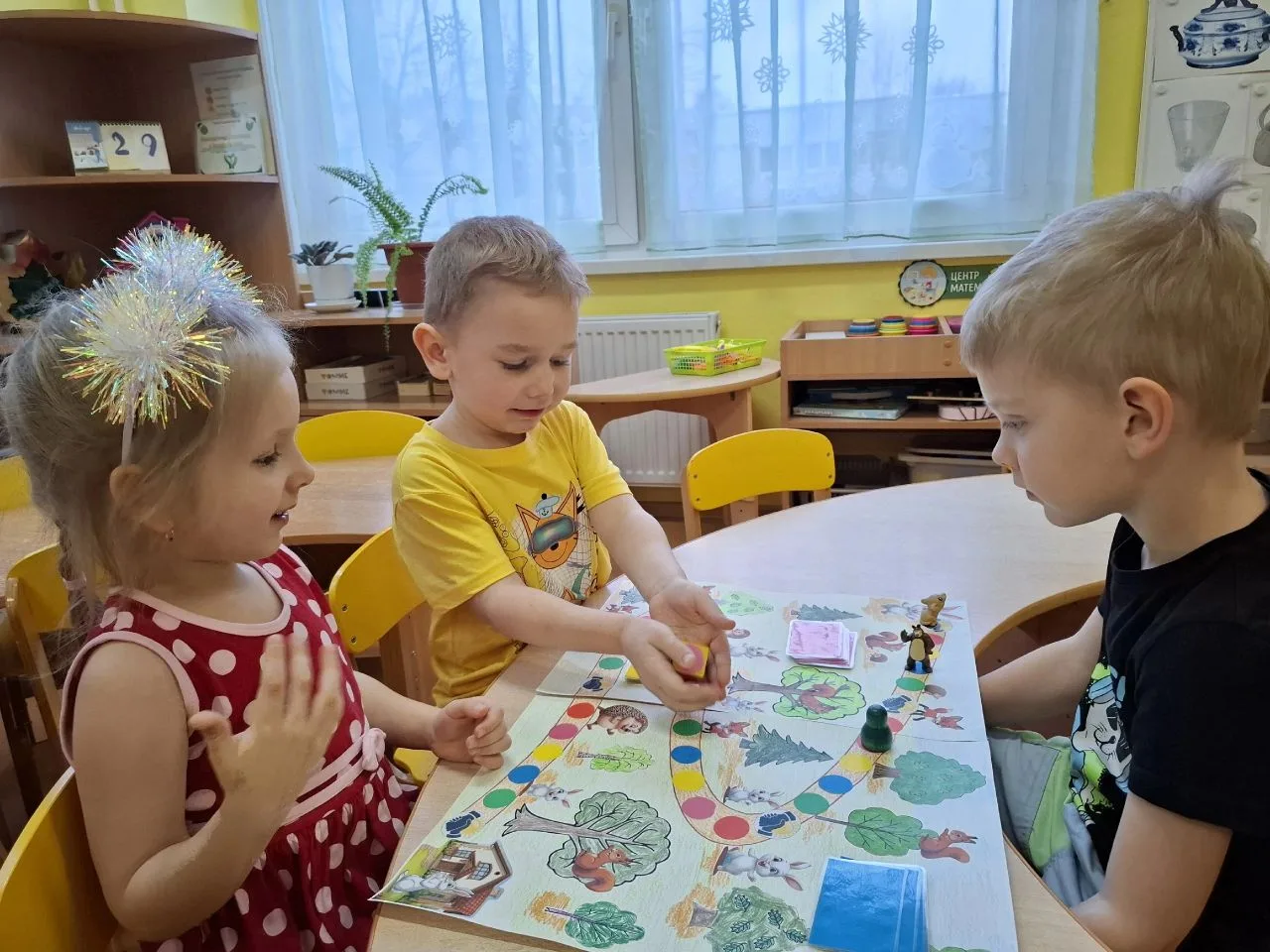 Какие поступки плохие, а какие хорошие? Как понять эмоции и чувства других людей? Как разрешить конф