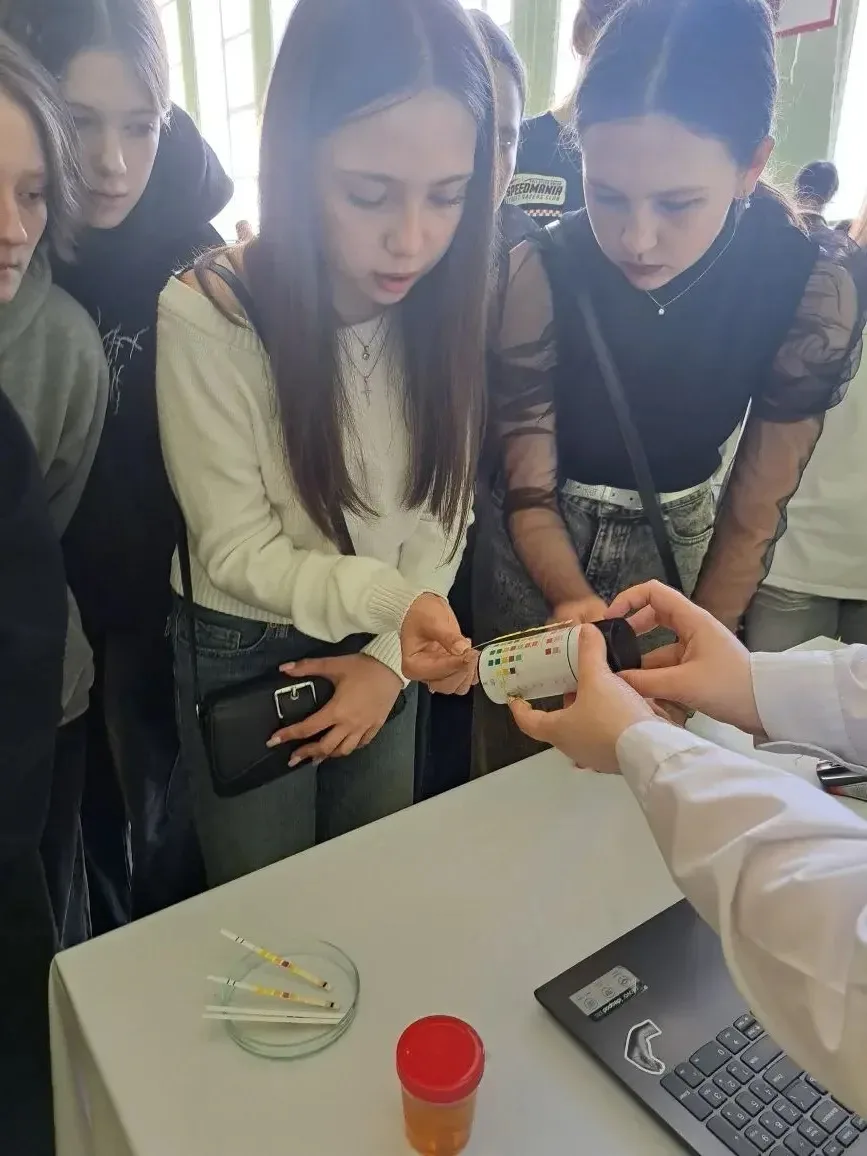 🩺В субботу наши ученики приняли участие в выездном Дне открытых дверей СибГМУ, который проводился на