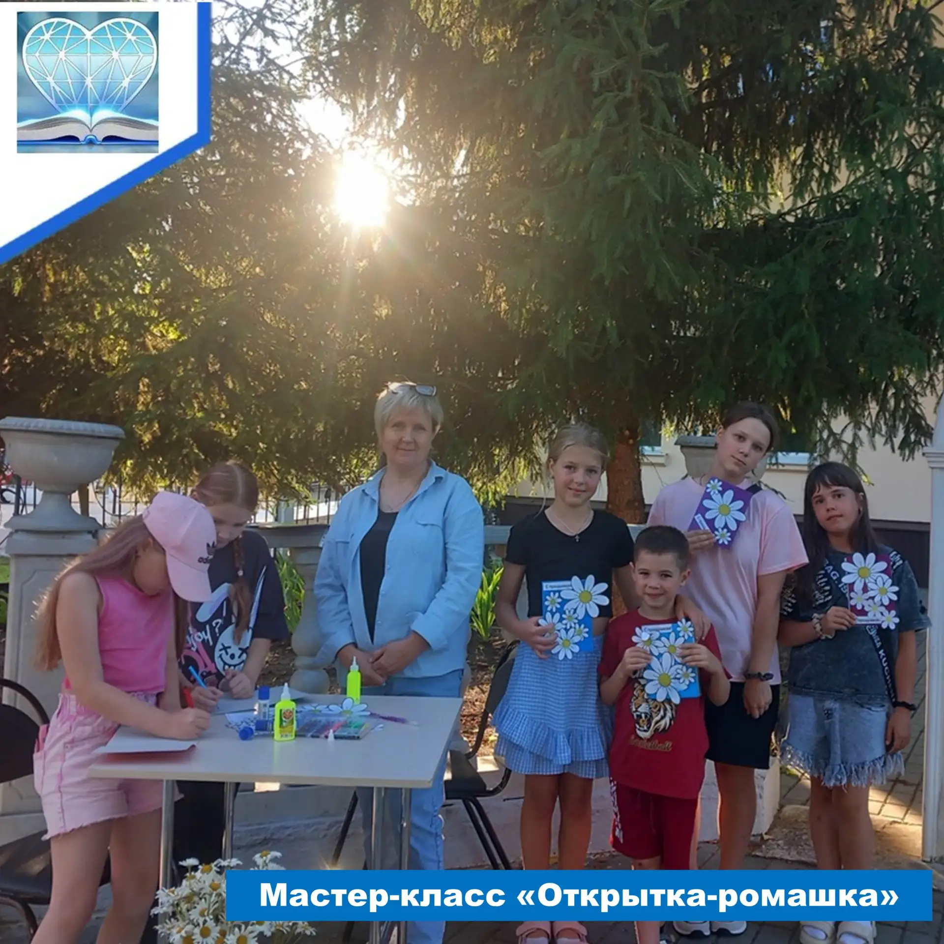 В городском парке специалисты Никольской модельной библиотеки   провели мастер-класс по изготовлению
