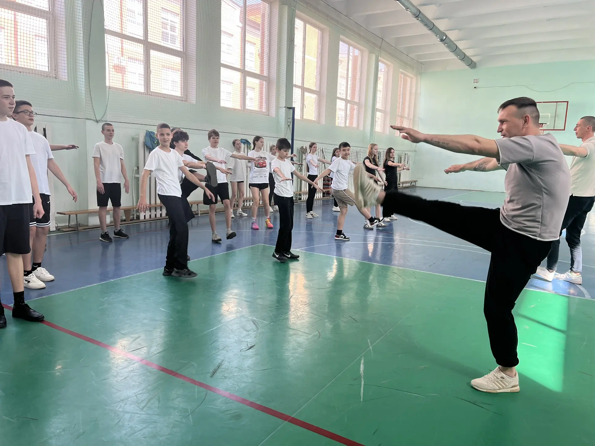 🇷🇺Зарядка с героем!💪  🍀✅Прошла «Зарядка с героем» в рамках акции  «Неделя здоровья школьников Кубани