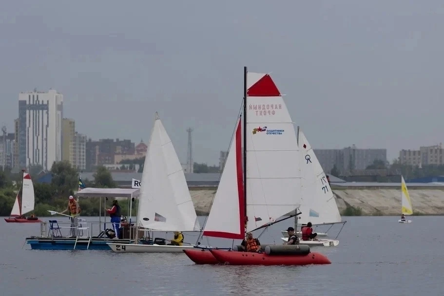 ⛵ Ветеранов СВО и их детей приглашают на мастер-классы по парусному спорту!

Тюменский филиал фонда 