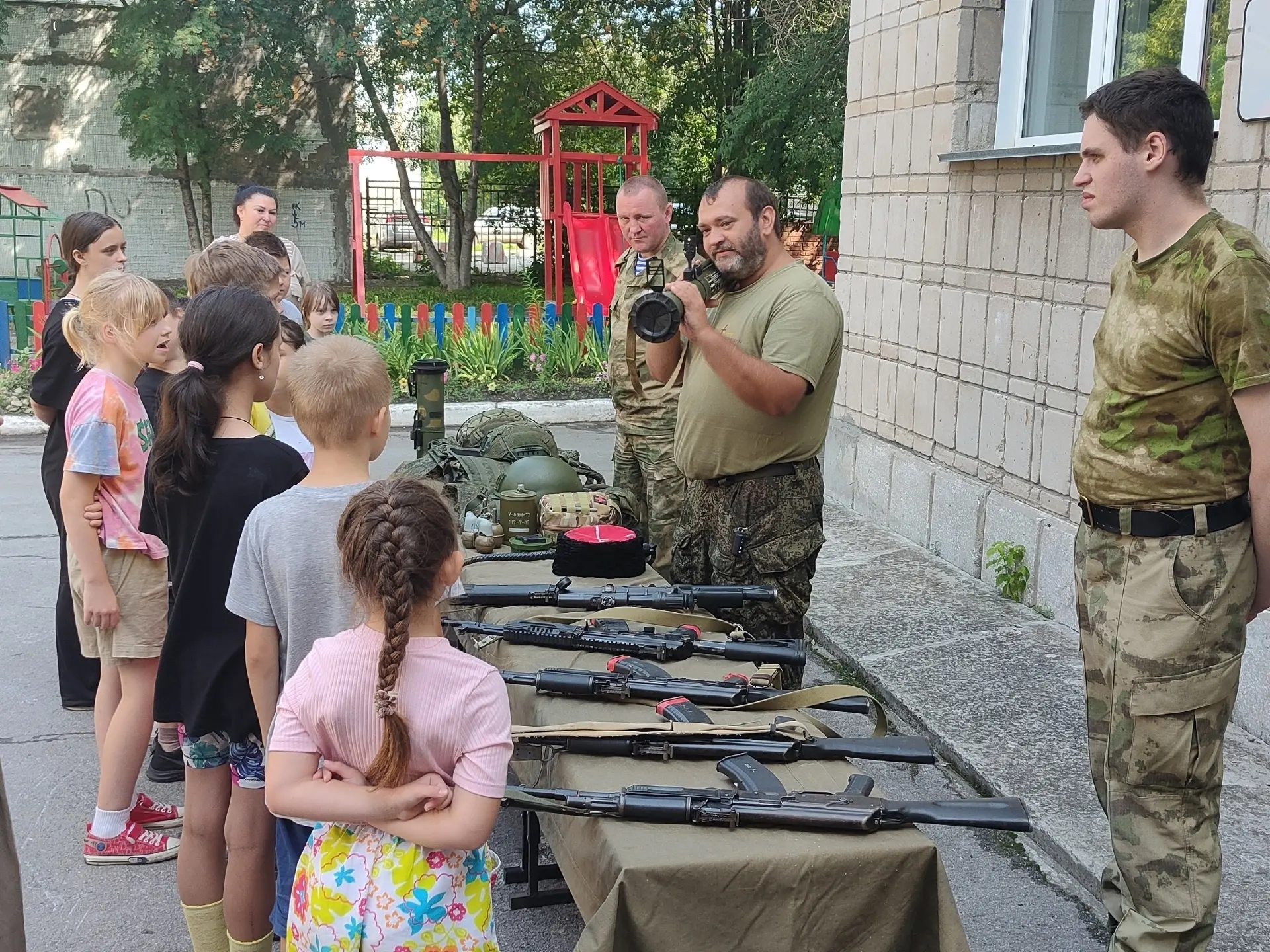 🇷🇺 Урок мужества в центре «Снегири»: казачьи традиции и живой диалог с защитниками От...