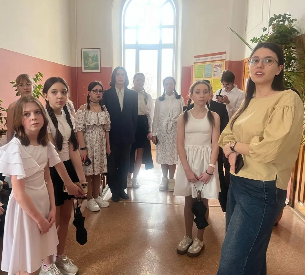 👫🔔"ДОБРЫЕ ДЕТИ МИРА" В ДЕЙСТВИИ🔔👫  2 марта учащиеся нашей школы, члены волонтерского отряда "Добрые 