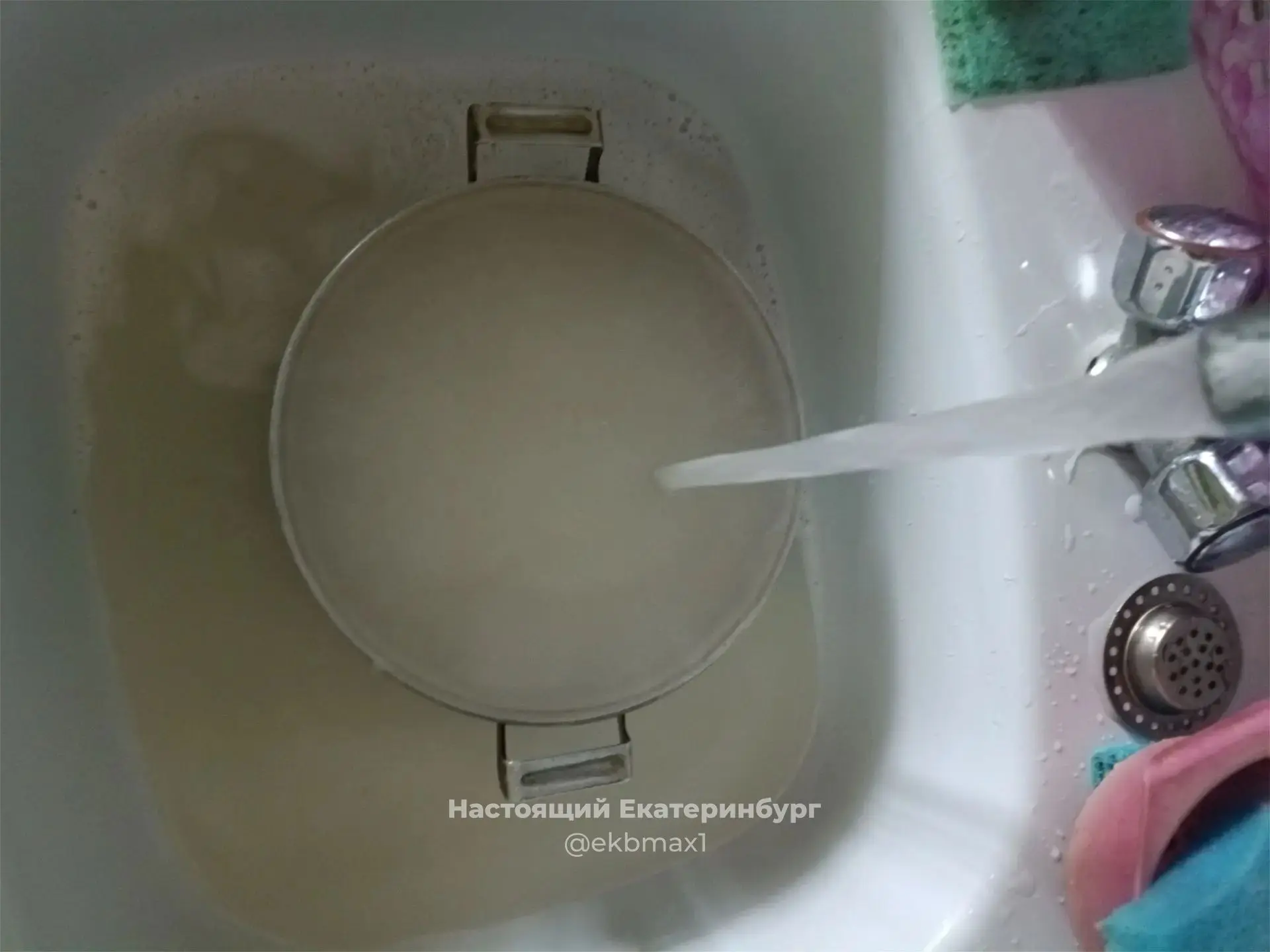 Горячая вода на Седова,26.Это ужас просто.