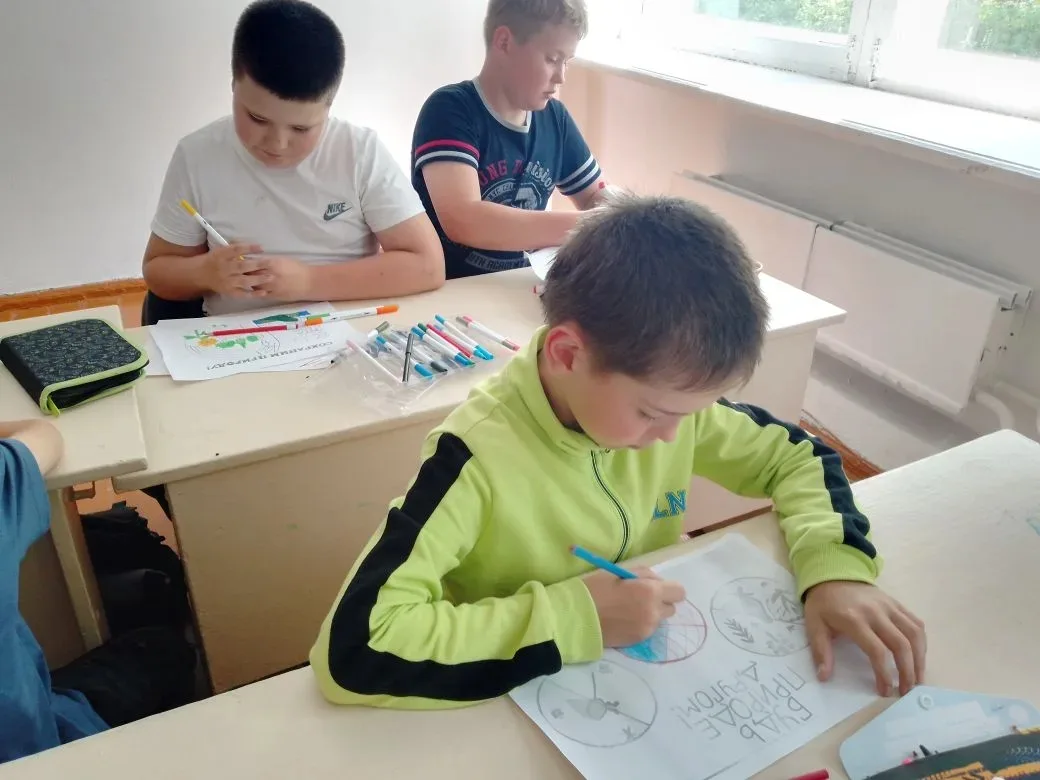 Тринадцатый день пришкольного лагеря. 
Сегодня прошёл праздник творчества и стиля - День моды. 
В ко