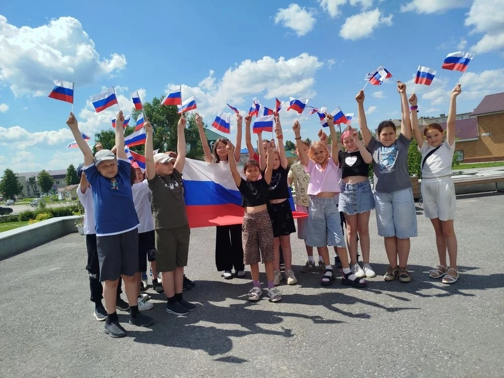 Сегодня в школе №6 для  групп кратковременного пребывания прошел праздник, посвященный Дню России. Р