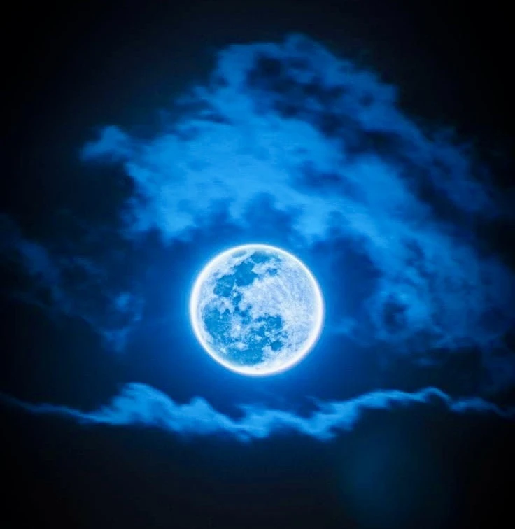 🌕ГОЛУБАЯ ЛУНА В СТРЕЛЬЦЕ: ОСЬ АЛЬДЕБАРАН — АНТАРЕС. День, который не прощает лжи.