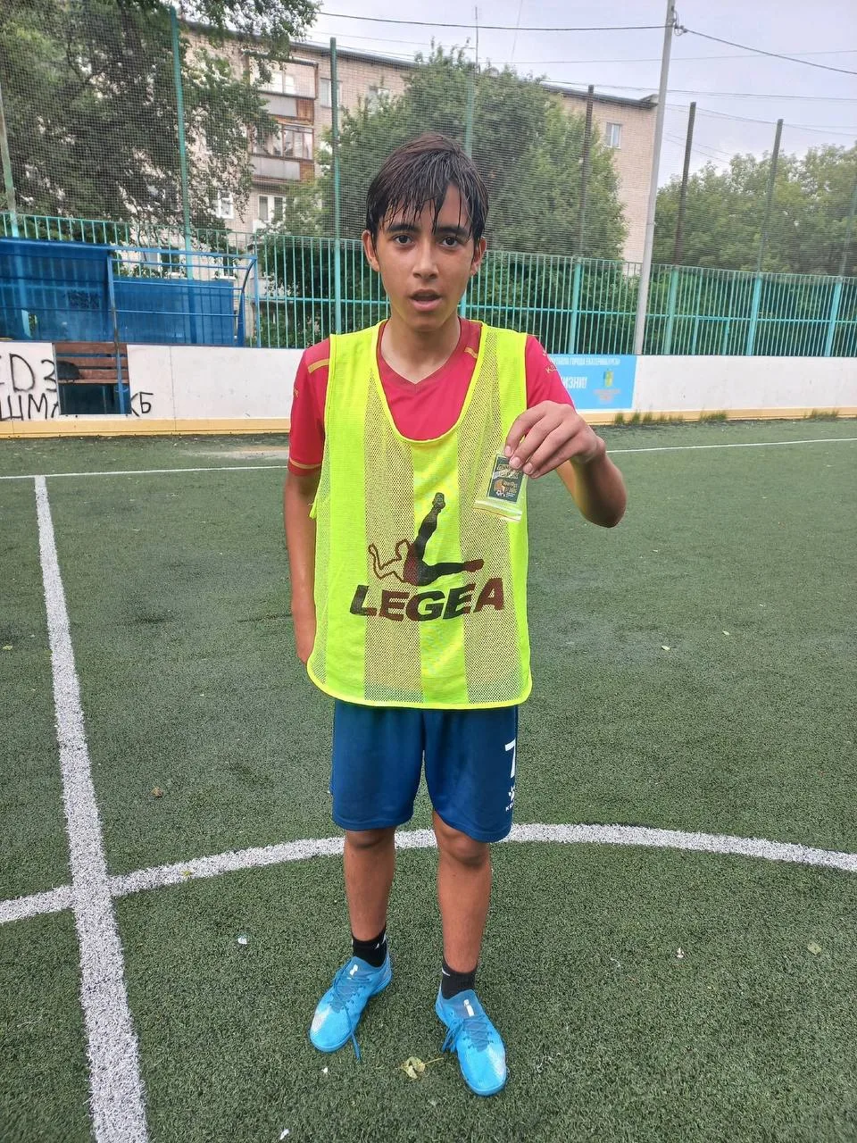⚽ Непромокаемые и непобедимые!

В эти выходные наша футбольная дружина доказала, что стихия нам не п