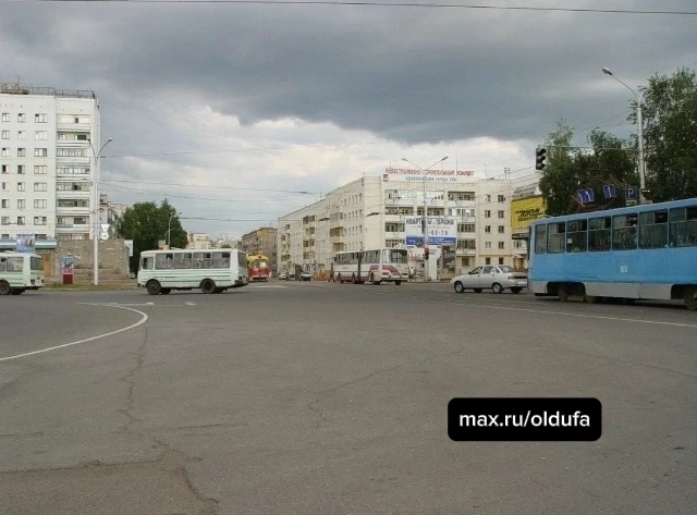 Уфа 2004 года: суета у Центрального рынка