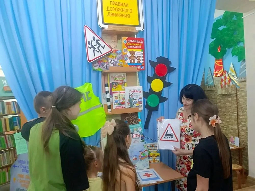 🚦🚖🚏📚Информ-минутку «ПДД ты должен знать обязательно на пять», посвященную профессио...