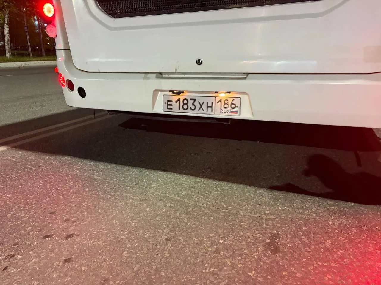 Здравствуйте, автобус 8 «Авторынок» в 21:02 проехал 2 остановки, не открыв дверь, на пр...