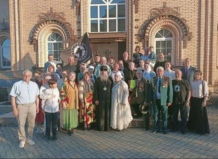 Русская община Полевского приняла участие в молитве на Архиерейской службе в Храме в се...
