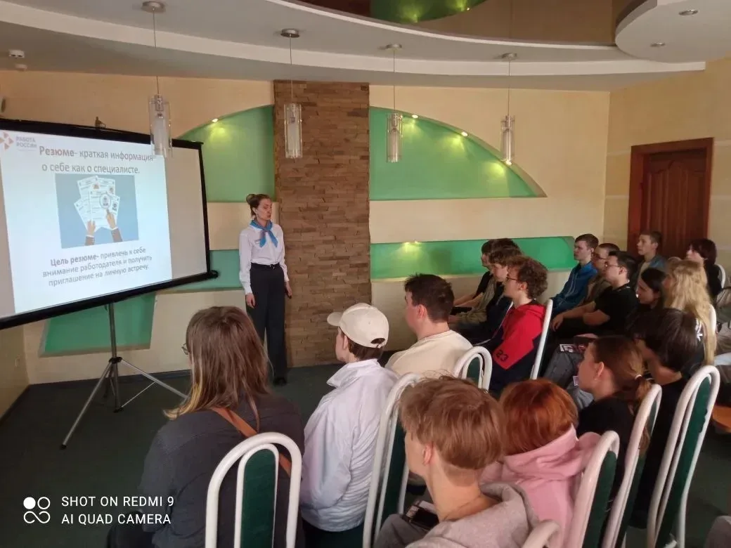 ✈️Студенты групп СА-21 и СА-31Кировского авиационного техникума приняли активное участие в общегород