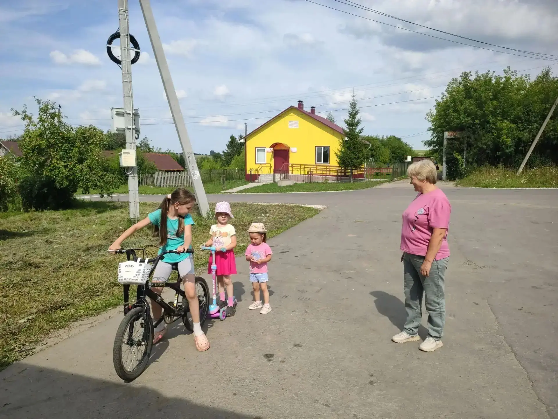 Лето, солнце и… родительский патруль! 🌞👨‍👩‍👧‍👦

☀️ Лето — время отдыха, когда дети почти всё св