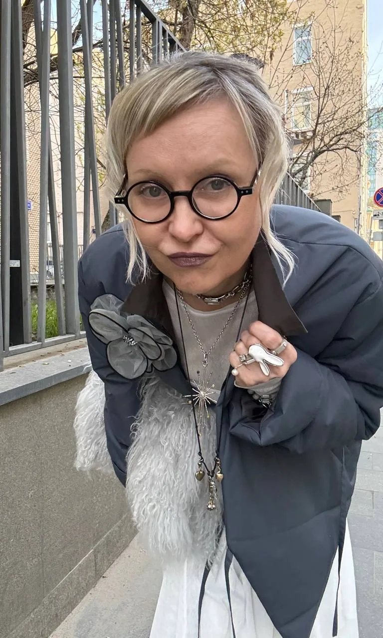 Иногда я тоже ношу платья. А это одно из любимых  • платье Unke  • ботильоны Zara • кимоно Gate31  К