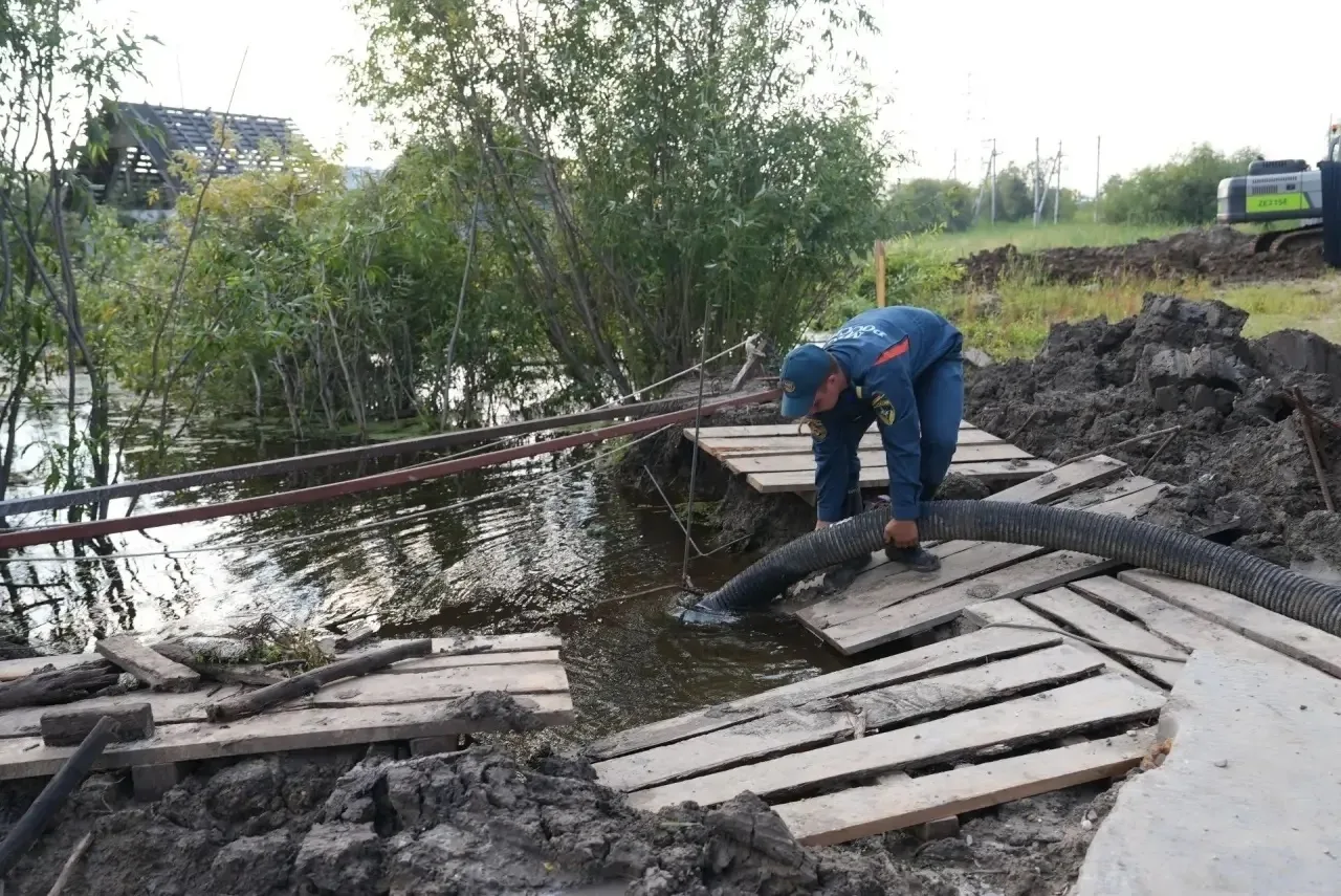 В Тюмени установили режим повышенной готовности из-за мощных ливней. В зоне риска более...