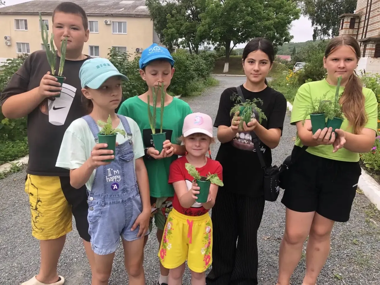 🌱 Наши юные садоводы!