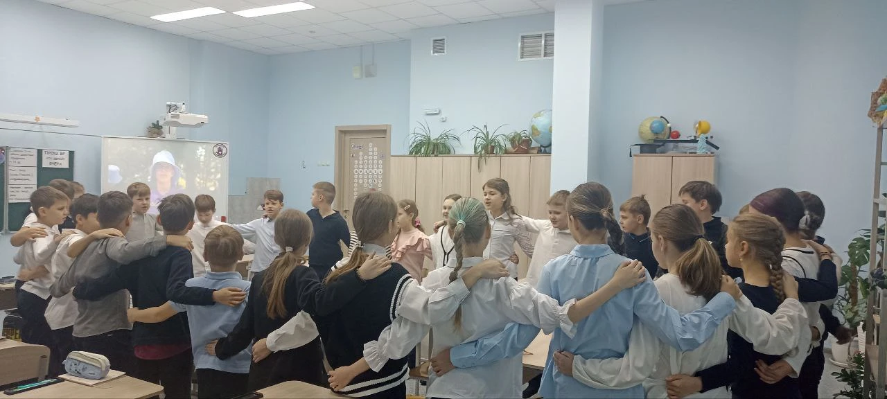 Добрый день, друзья! 🦅 На календаре четверг, а у нас — новая порция вдохновения от наших «Орлят»!  С