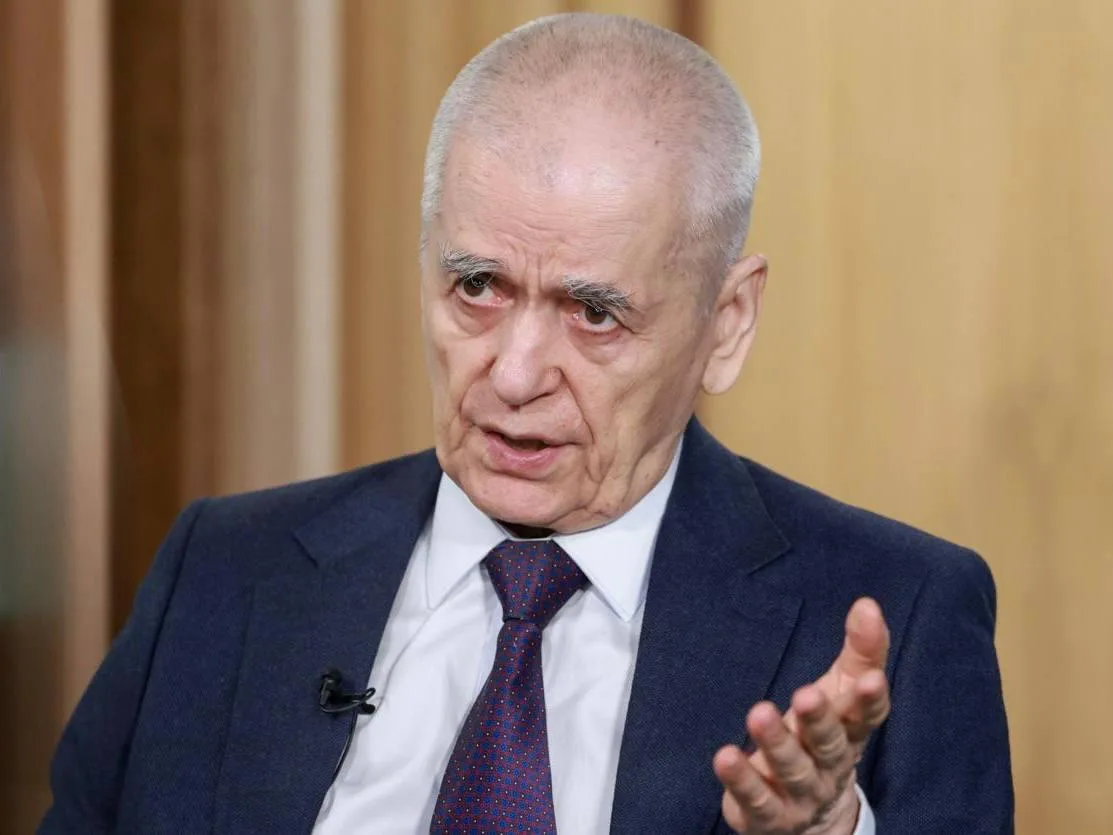 "Россиянки могут рожать и до 60 лет, а мужчины способны стать отцами до 90 лет"