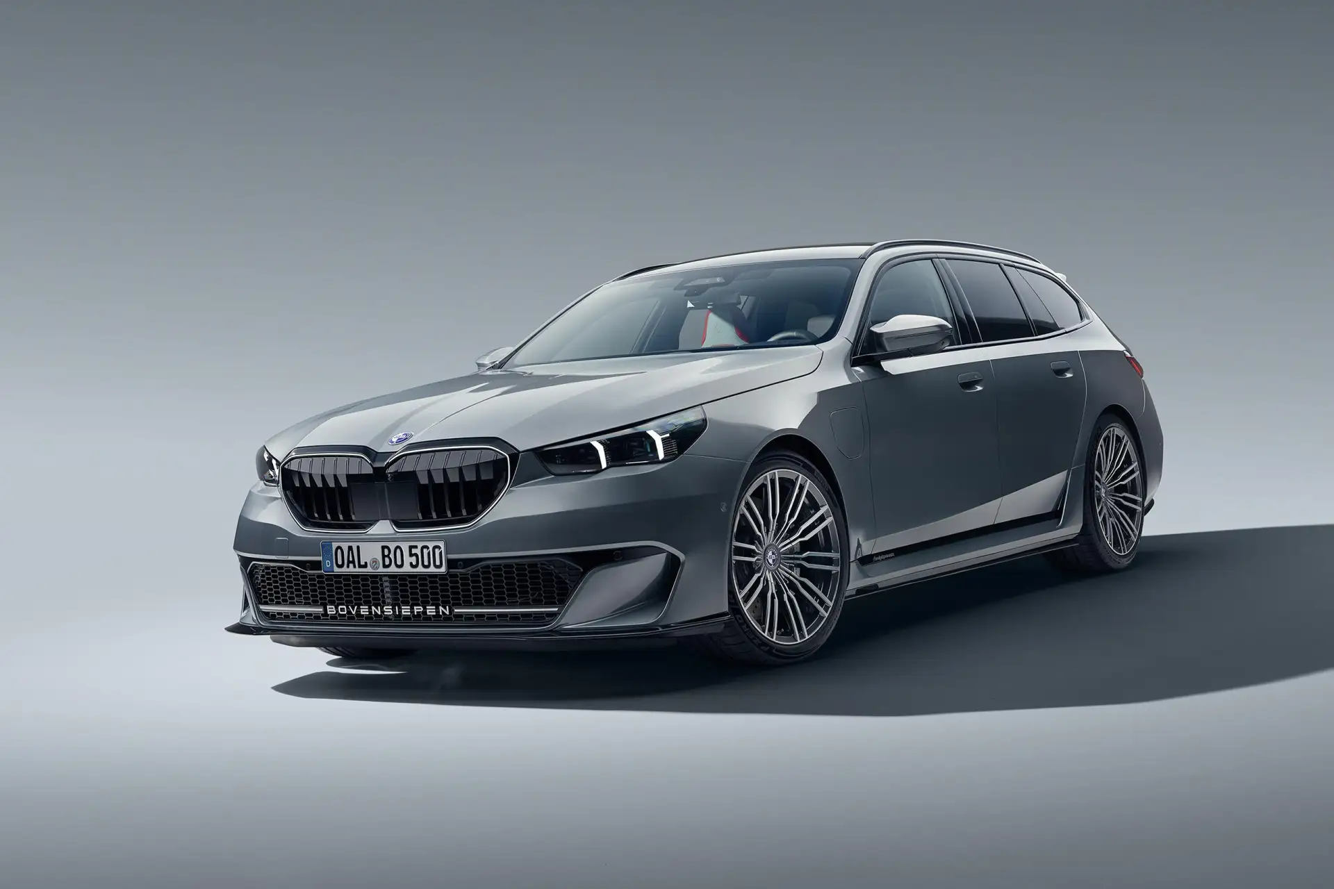 Бывшие владельцы Alpina доработали BMW M5 Touring

Бренд Alpina окончательно стал структурой BMW. И 