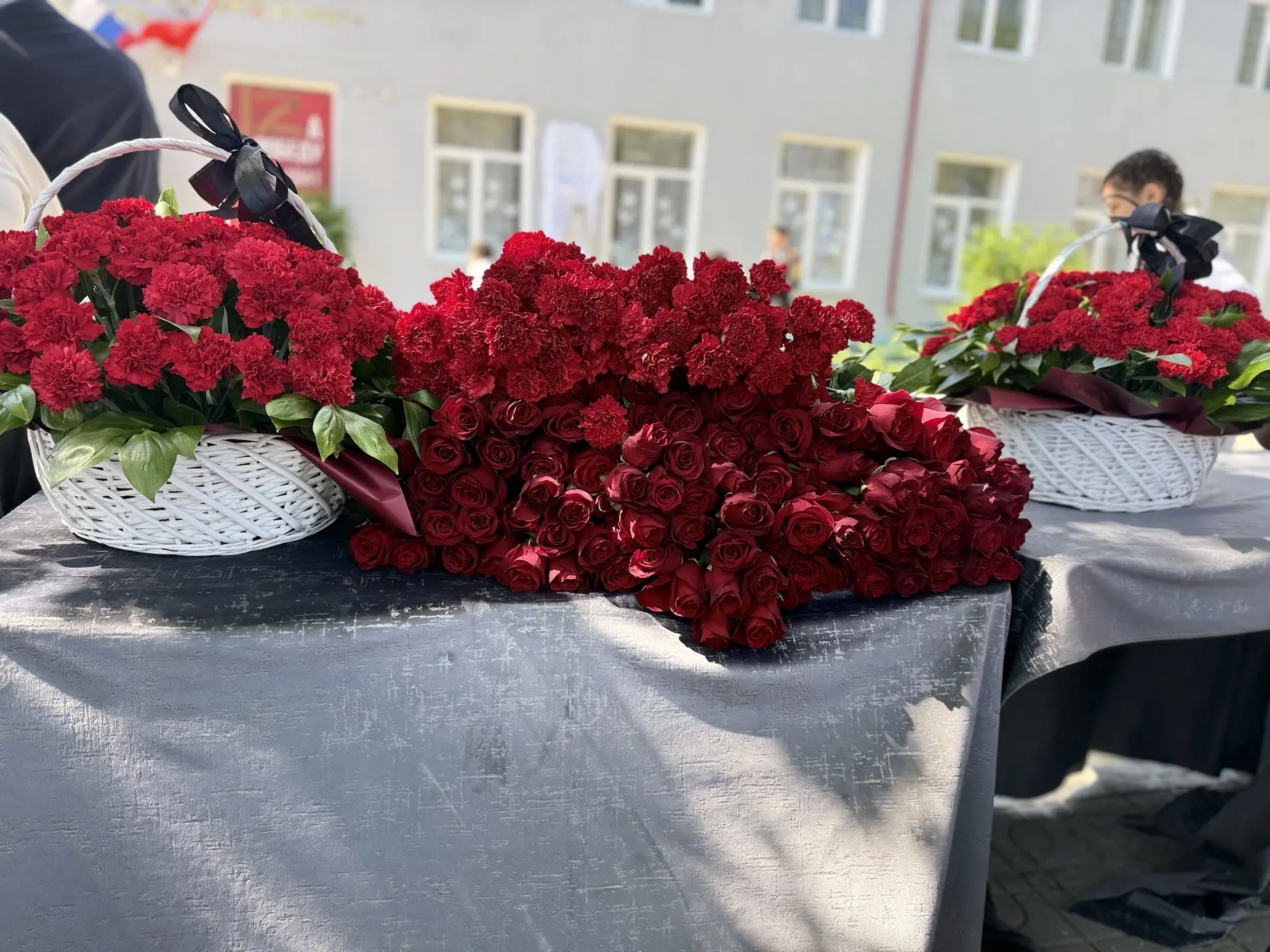 🇷🇺 Связь поколений: в нашей школе почтили память героев  Сегодня в нашей школе произошло знаковое, н