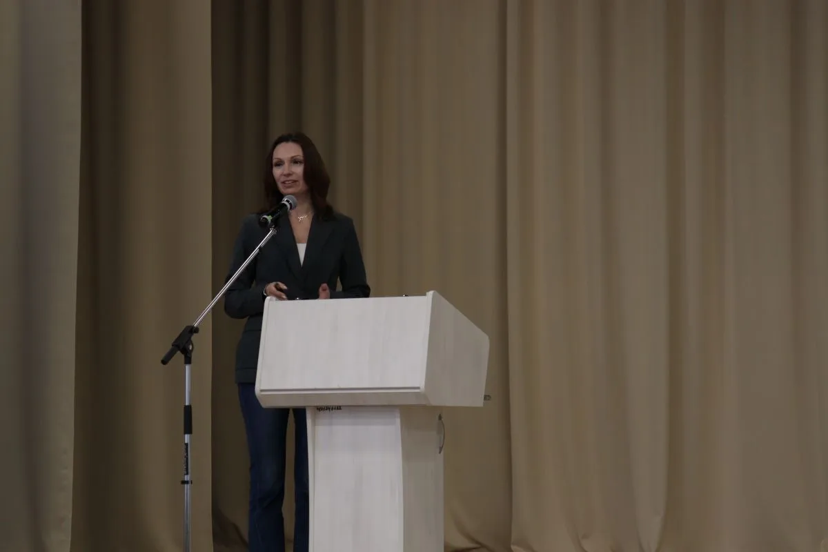 ✨В Центре образования «Аксиома» прошло выездное профориентационное мероприятие от УГМУ!   На сцене п